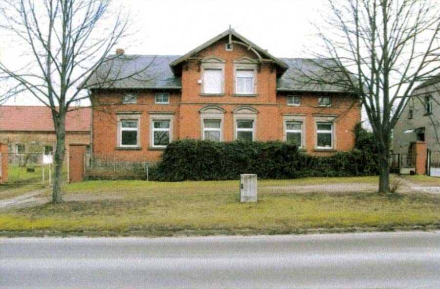 Wohnhaus in 16248 Parsteinsee, Ortsteil Parstein, Oderberger Straße 16