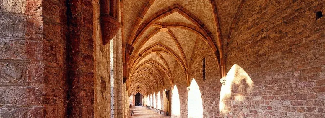 Kreuzgang eines Klosters