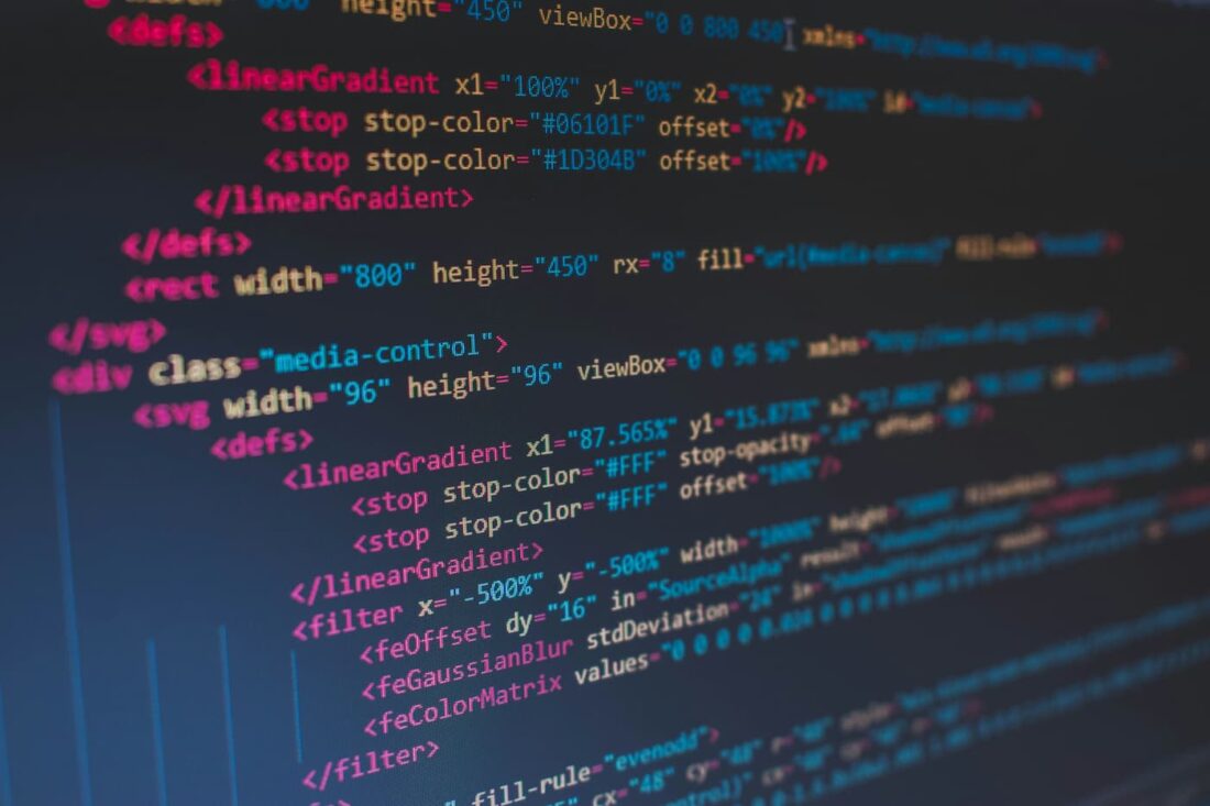 HTML Quellcode mit farbiger Syntaxhervorhebung.